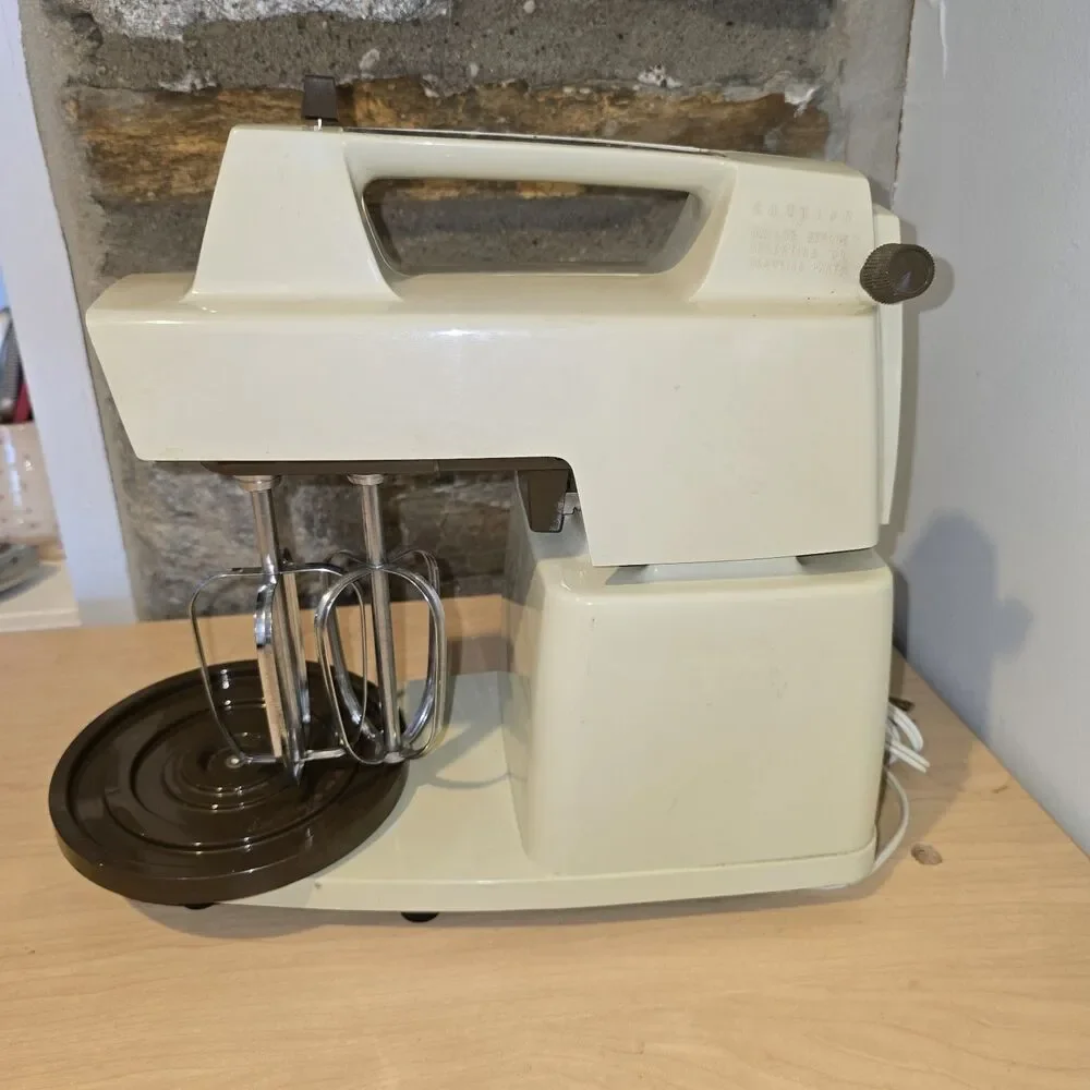 Vintage OSTER 16-Speed Electronic Touch Control Kitchen Center Blender Mixer